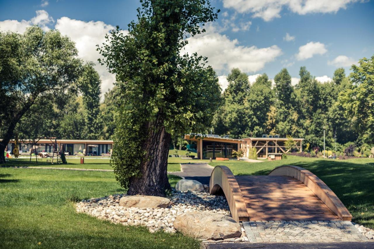Villa Resort & Organic Spa - Luxusni Apartman S Virivkou Ceske Budejovice Luaran gambar